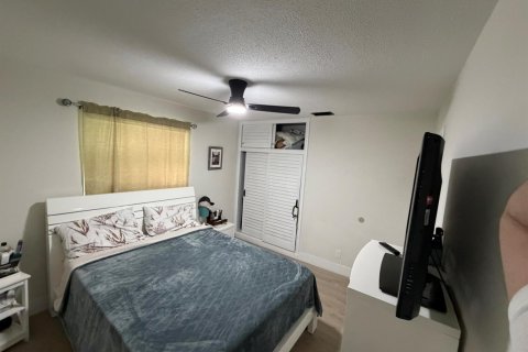 Villa ou maison à vendre à West Palm Beach, Floride: 5 chambres, 173.36 m2 № 2177188 - photo 10
