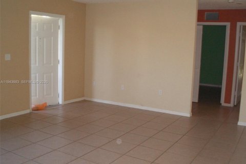 House in Homestead, Florida 3 bedrooms, 113.43 sq.m. № 2000816 - photo 2