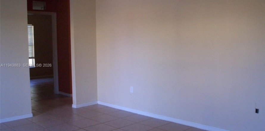 House in Homestead, Florida 3 bedrooms, 113.43 sq.m. № 2000816