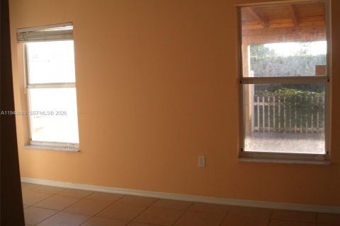 House in Homestead, Florida 3 bedrooms, 113.43 sq.m. № 2000816 - photo 4