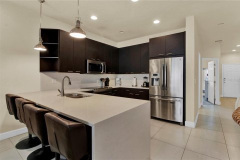 Townhouse in Clermont, Florida 3 bedrooms, 139.45 sq.m. № 1877394 - photo 8