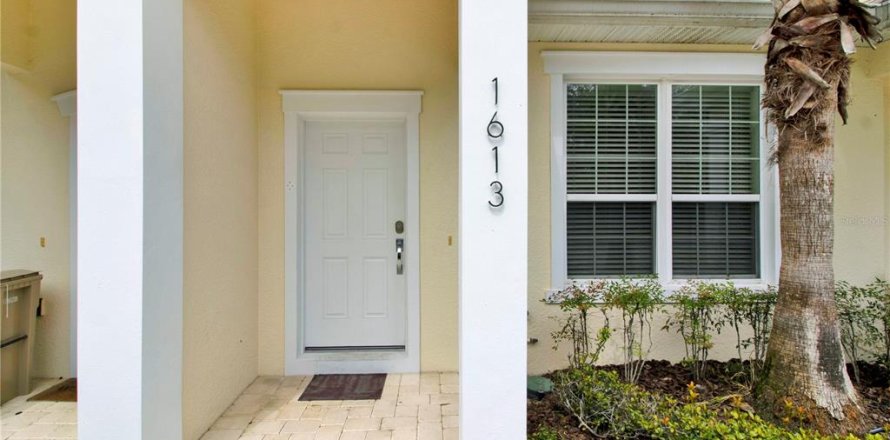 Townhouse in Clermont, Florida 3 bedrooms, 139.45 sq.m. № 1877394