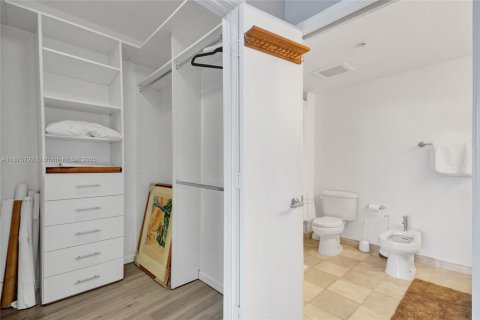 Снять в аренду кондоминиум в Майами, Флорида 2 спальни, 109.07м2, № 1927151 - фото 14