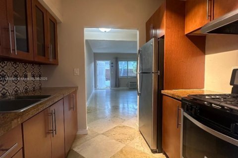 Снять в аренду квартиру в Майами-Бич, Флорида 1 спальня, № 1941239 - фото 10