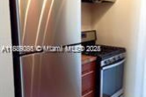 Снять в аренду квартиру в Майами-Бич, Флорида 1 спальня, № 1941239 - фото 5