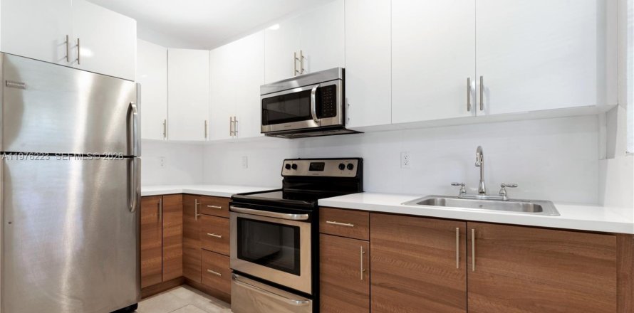 Дом в Корал-Гейблс, Флорида 1 спальня, 46.45м2 № 2042813