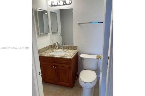 Condo in Aventura, Florida, 1 bedroom  № 1839360 - photo 13