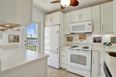 Купить кондоминиум в Помпано-Бич, Флорида 3 комнаты, 79.9м2, № 2086747 - фото 17
