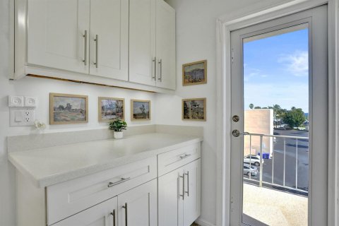 Купить кондоминиум в Помпано-Бич, Флорида 3 комнаты, 79.9м2, № 2086747 - фото 22