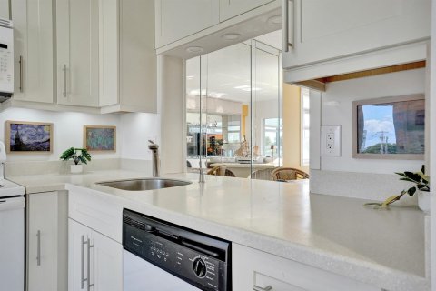 Купить кондоминиум в Помпано-Бич, Флорида 3 комнаты, 79.9м2, № 2086747 - фото 19
