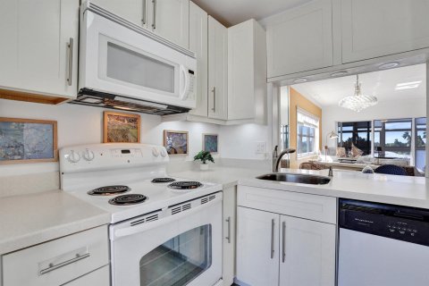 Купить кондоминиум в Помпано-Бич, Флорида 3 комнаты, 79.9м2, № 2086747 - фото 23