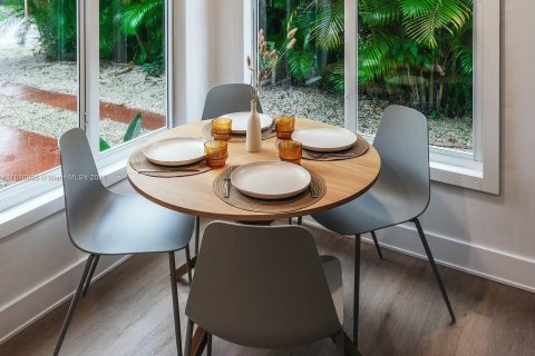 Casa en venta en North Miami Beach, Florida, 3 dormitorios, 137.03 m2 № 1977594 - foto 14