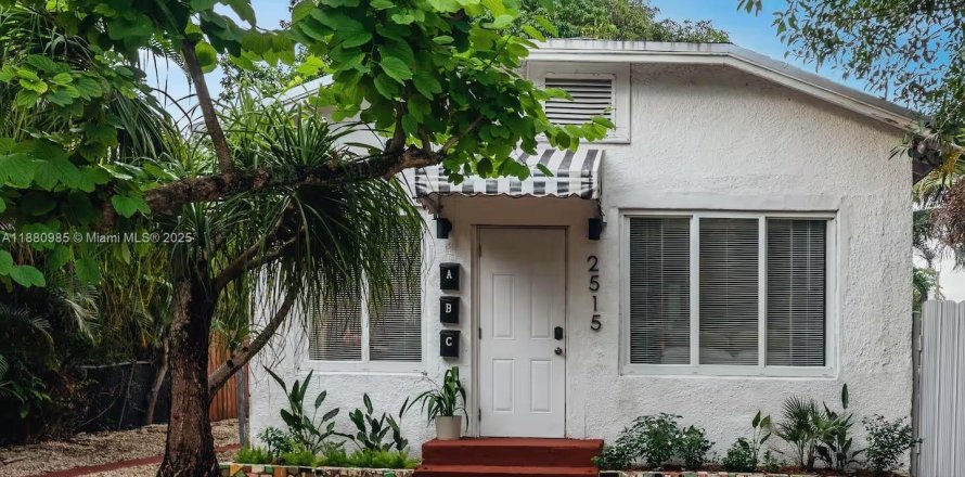 Casa en North Miami Beach, Florida 3 dormitorios, 137.03 m2 № 1977594