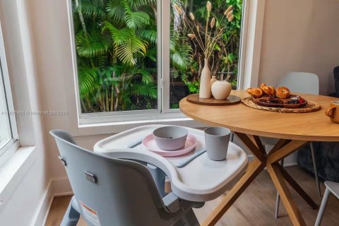 Casa en venta en North Miami Beach, Florida, 3 dormitorios, 137.03 m2 № 1977594 - foto 5