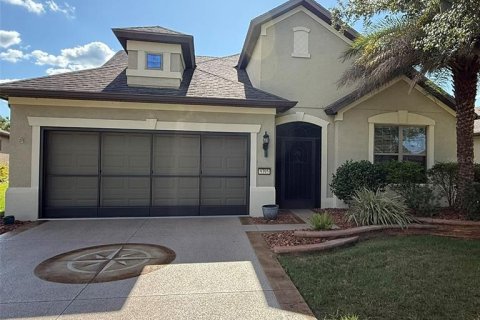 House in Ocala, Florida 3 bedrooms, 211.82 sq.m. № 1800643 - photo 1