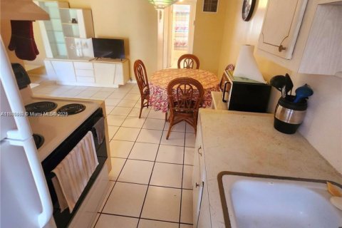 Купить кондоминиум в Холливуд, Флорида 1 спальня, 47.38м2, № 1966197 - фото 7