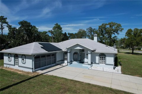 House in Homosassa, Florida 3 bedrooms, 153.47 sq.m. № 1822675 - photo 12