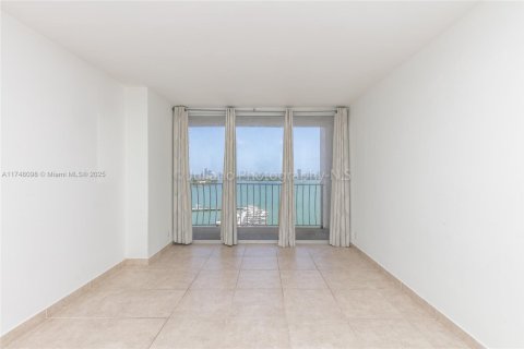 Купить кондоминиум в Норт-Бей-Виллидж, Флорида 2 спальни, 95.69м2, № 2035465 - фото 16