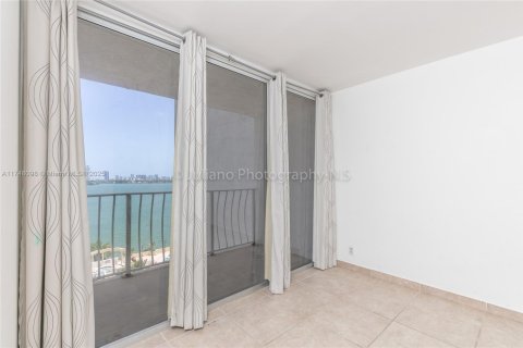 Купить кондоминиум в Норт-Бей-Виллидж, Флорида 2 спальни, 95.69м2, № 2035465 - фото 6