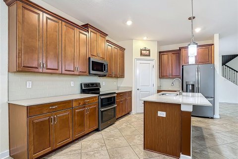 House in Davenport, Florida 6 bedrooms, 361.02 sq.m. № 1843906 - photo 16