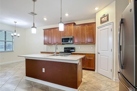 House in Davenport, Florida 6 bedrooms, 361.02 sq.m. № 1843906 - photo 14
