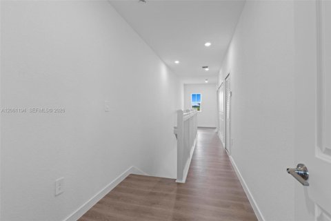 Townhouse in Homestead, Florida 4 bedrooms № 2191261 - photo 13