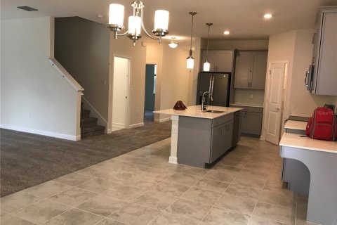 House in Orlando, Florida 5 bedrooms, 228.63 sq.m. № 2204233 - photo 5