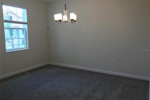 House in Orlando, Florida 5 bedrooms, 228.63 sq.m. № 2204233 - photo 8