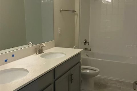 House in Orlando, Florida 5 bedrooms, 228.63 sq.m. № 2204233 - photo 7