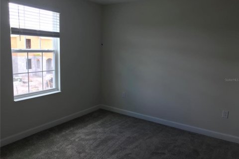 House in Orlando, Florida 5 bedrooms, 228.63 sq.m. № 2204233 - photo 9
