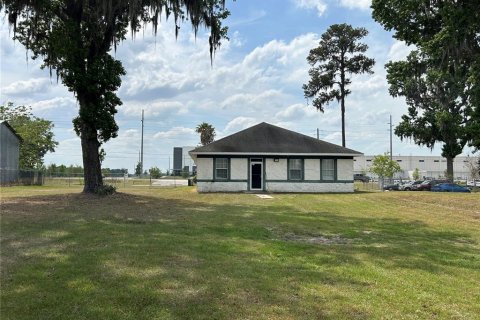 Propiedad comercial en alquiler en Ocala, Florida, 277.68 m2 № 1670790 - foto 2