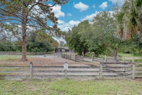 House in Loxahatchee Groves, Florida 4 bedrooms, 208.75 sq.m. № 2175941 - photo 8