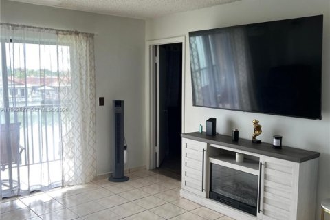Condo à Hialeah, Floride, 2 chambres № 2240277