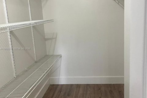 Copropriété à vendre à Hialeah, Floride: 2 chambres, 71.53 m2 № 2240277 - photo 13