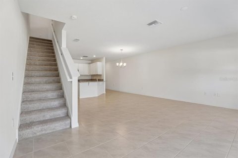 Townhouse in Lake Wales, Florida 3 bedrooms, 144.65 sq.m. № 2375558 - photo 5
