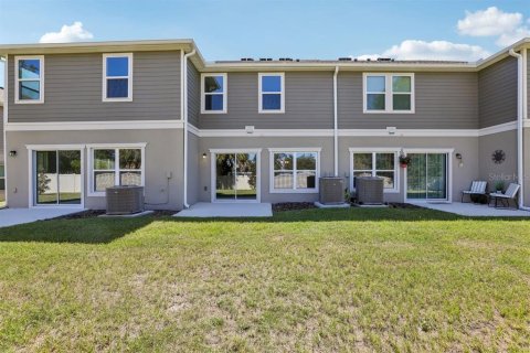 Townhouse in Lake Wales, Florida 3 bedrooms, 144.65 sq.m. № 2375558 - photo 14