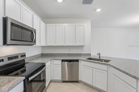 Townhouse in Lake Wales, Florida 3 bedrooms, 144.65 sq.m. № 2375558 - photo 7