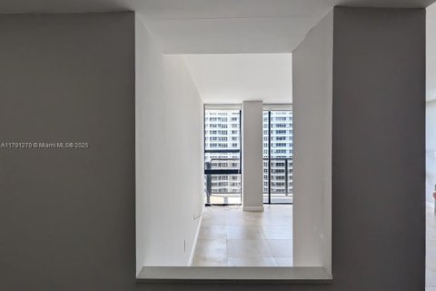 Condo in Miami, Florida, 2 bedrooms  № 1728598 - photo 6