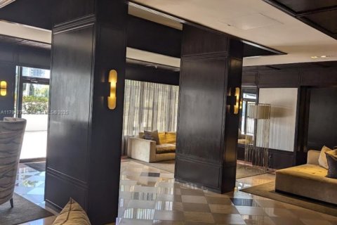 Condo in Miami, Florida, 2 bedrooms  № 1728598 - photo 2