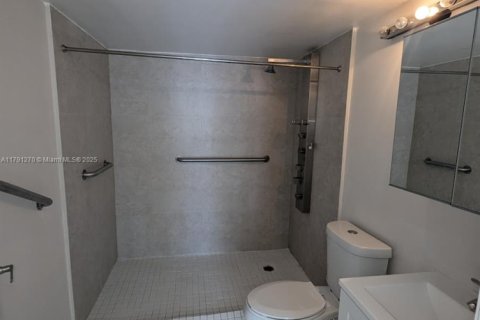 Condo in Miami, Florida, 2 bedrooms  № 1728598 - photo 22
