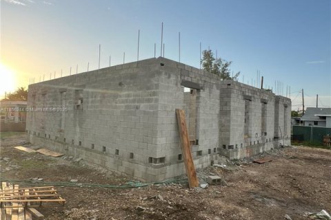 Commercial property in Florida City, Florida 199.18 sq.m. № 1880150 - photo 15