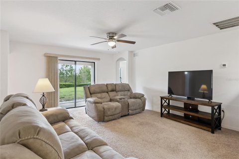 Casa en venta en Groveland, Florida, 3 dormitorios, 143.07 m2 № 2212934 - foto 2