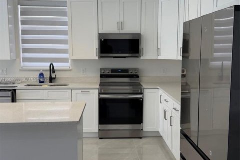 Villa ou maison à vendre à Kissimmee, Floride: 3 chambres, 206.8 m2 № 2303965 - photo 13