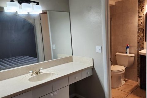 House in Tampa, Florida 4 bedrooms, 246.38 sq.m. № 1690041 - photo 18