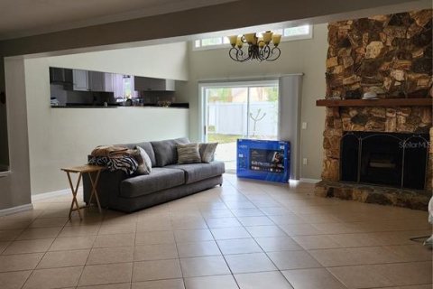 House in Tampa, Florida 4 bedrooms, 246.38 sq.m. № 1690041 - photo 6