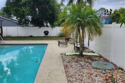 House in Tampa, Florida 4 bedrooms, 246.38 sq.m. № 1690041 - photo 26