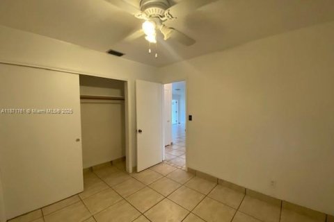 Apartment in Hollywood, Florida 2 bedrooms, 92.9 sq.m. № 2035344