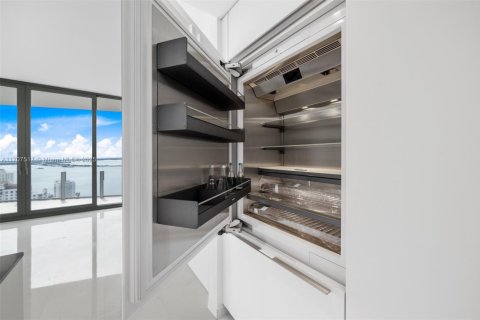 Condo in Miami, Florida, 2 bedrooms  № 1461396 - photo 11