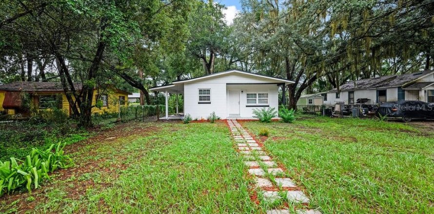 House in Orlando, Florida 2 bedrooms, 75.99 sq.m. № 2409904