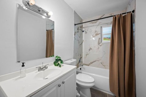 House in Orlando, Florida 2 bedrooms, 75.99 sq.m. № 2409904 - photo 8